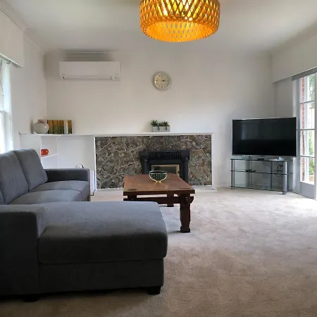 Comfortable Holiday Home At Mt Wellington